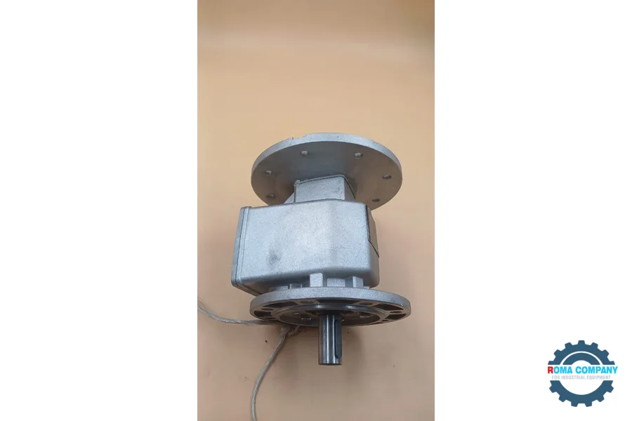 1000954-varmec-rcv-162nf140-i=28,57-iec-71-d,20x40-1 VARMEC RCV 162NF140 I=28,57 IEC 71 D,20X40 - Image 1