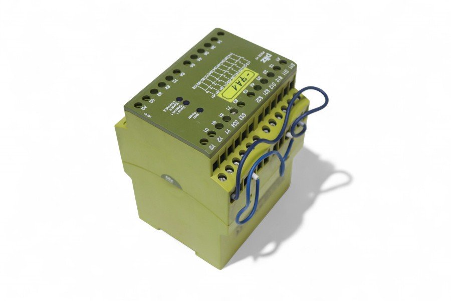 Pilz PNOZ 10 (774009) - Electromechanical Safety Relay (6 N/O + 4 N/C) - Image 3